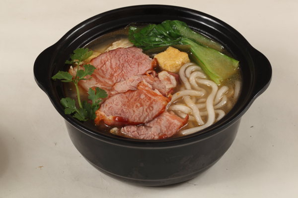 砂锅腊肉土豆粉